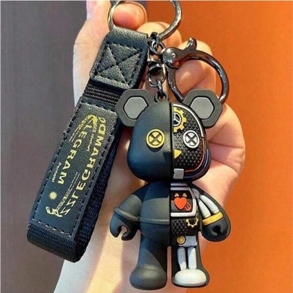 🖤 Bearbrick-Inspired Mecha Bear Bag Charm (Brand New) - Picture 1 of 1